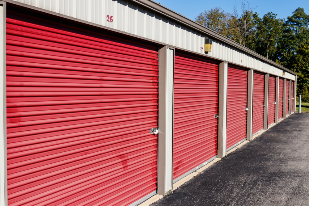 storage units with roll up doors closed